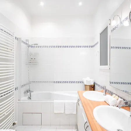 Apartment Grands Boulevards Family Paris
